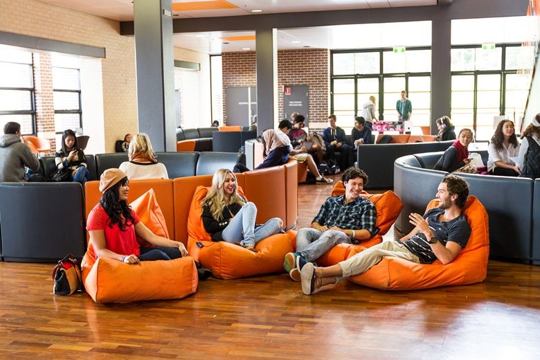 Global Pathways sinh vien dai hoc macquarie