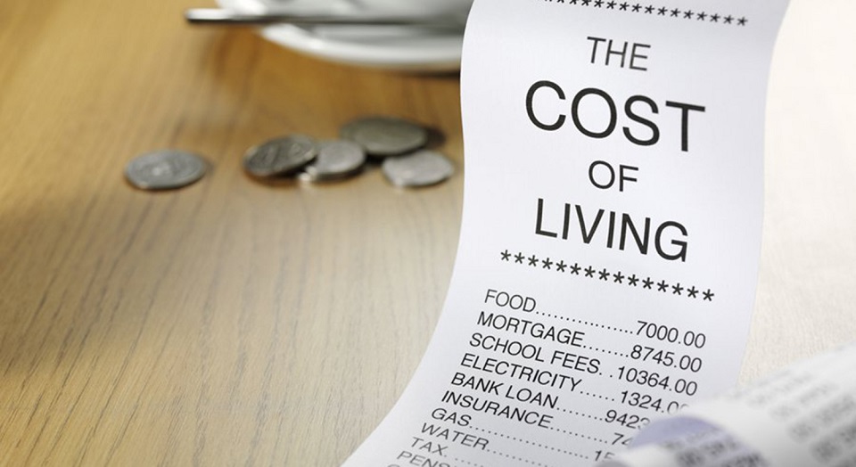 Sinh viên cần cân đối chi tiêu hợp lý khi du học Chi phí sinh hoạt của du học sinh bao gồm các khoản phí về nhà ở, đi lại và ăn uống tại nước sở tại.