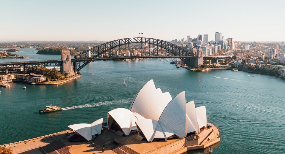 Úc và nhà hát con sò Opera Sydney Với nền giáo dục phát triển vượt bậc, Úc thu hút số lượng lớn du học sinh mỗi năm