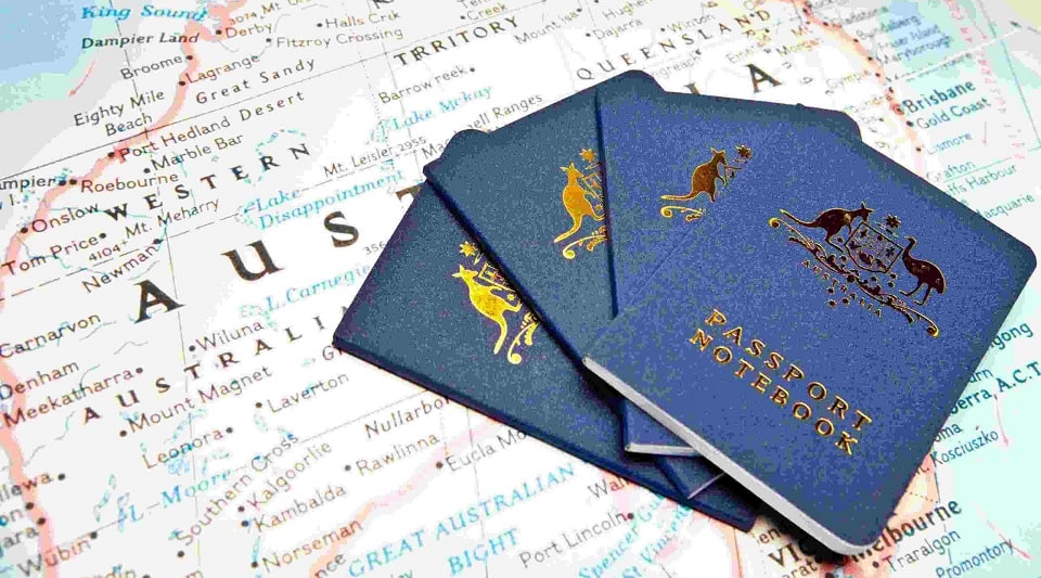 Hộ chiếu thuộc giấy tờ quan trọng khi chuẩn bị du học Úc Sinh viên cần có các giấy tờ quan trọng khi chuẩn bị du học Úc