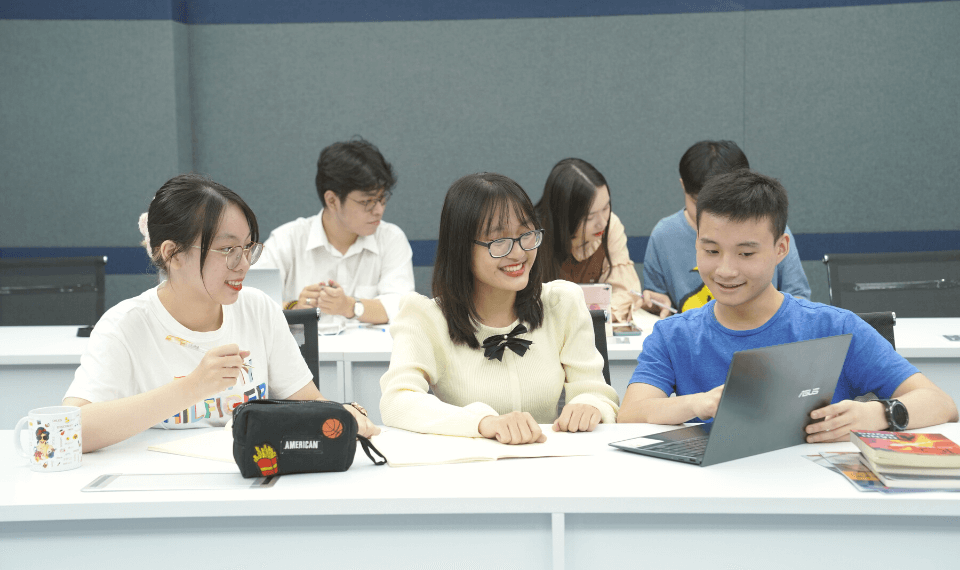 Chương trình Global Pathways giúp sinh viên chuẩn bị kỹ năng và tiếng Anh để du học thành công.