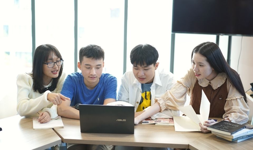 Sinh viên Global Pathways có thể tiết kiệm chi phí du học Úc như người bản xứ. Sinh viên Global Pathways có thể tiết kiệm chi phí du học Úc như người bản xứ.