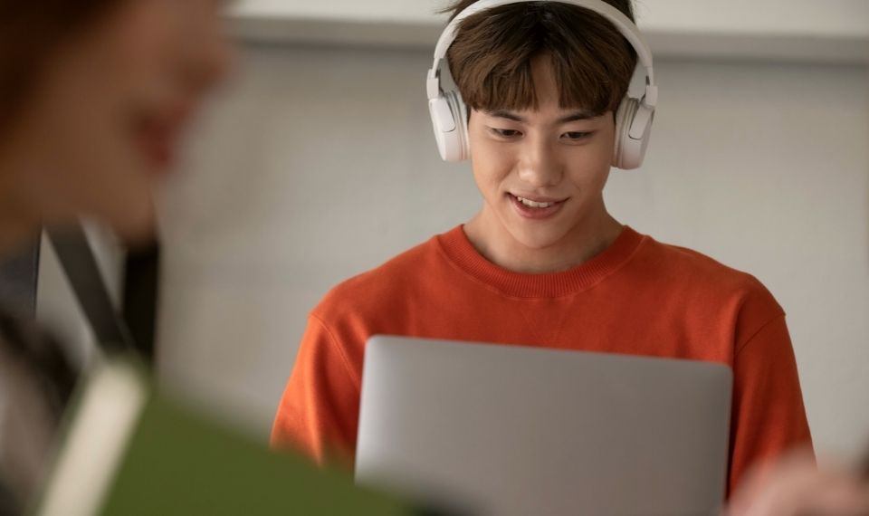 Học bổng là cách để du học sinh tiết kiệm chi phí du học Úc. Học bổng là cách để du học sinh tiết kiệm chi phí du học Úc.