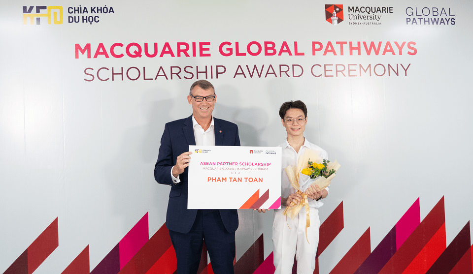 Phạm Tấn Toàn nhận học bổng ASEAN Partner từ Đại học Macquarie Phạm Tấn Toàn nhận học bổng ASEAN Partner từ Đại học Macquarie