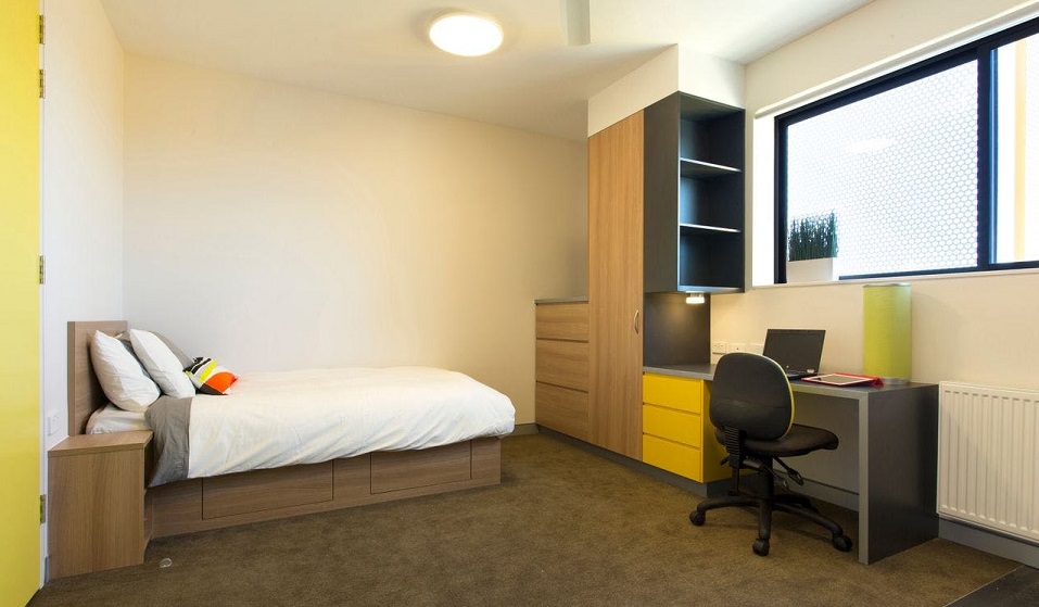 Chi phí ký túc xá sẽ khoảng 180 - 320 AUD/tuần Các Đại học Úc đều có khu ký túc xá riêng cho du học sinh