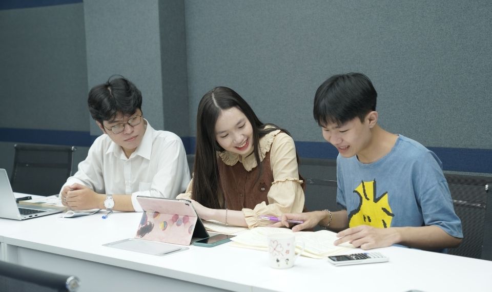 Sinh viên Global Pathways có thể nhận học bổng lên tới 50% ở giai đoạn học trong nước.