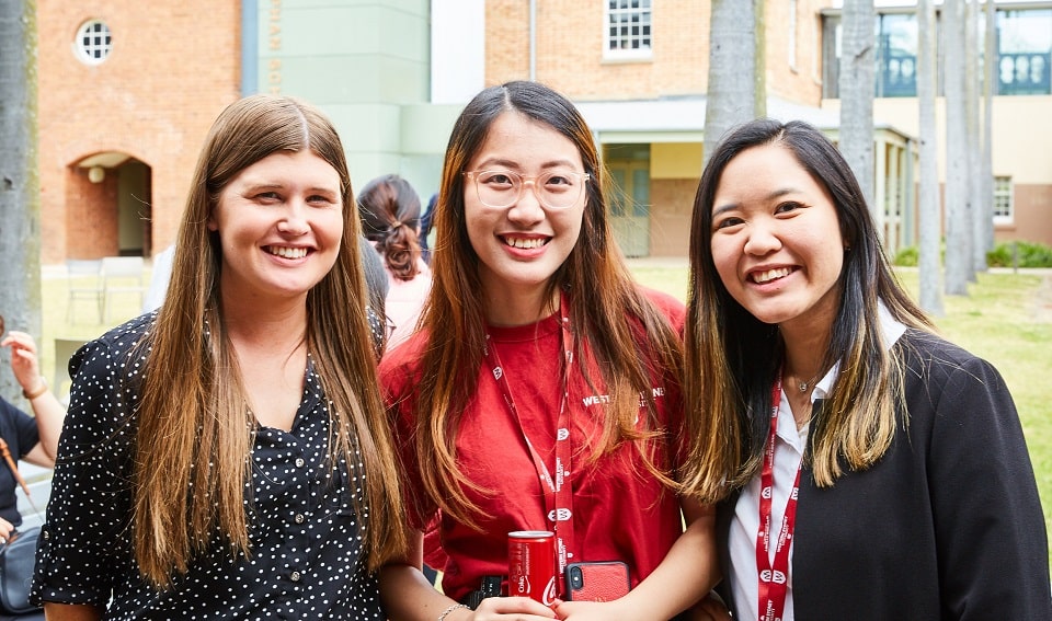 Sinh viên được tư vấn du học trường Đại học Western Sydney với nhiều suất học bổng hấp dẫn