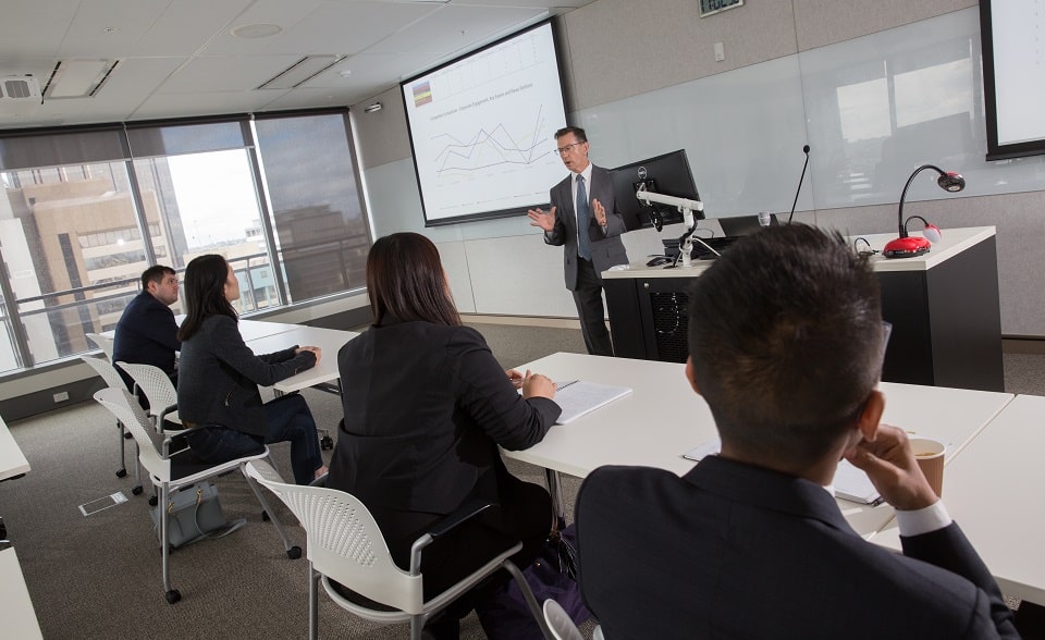 Sinh viên Macquarie có cơ hội thực tập tại các doanh nghiệp hàng đầu của Úc Sinh viên Macquarie có cơ hội thực tập tại các doanh nghiệp hàng đầu của Úc