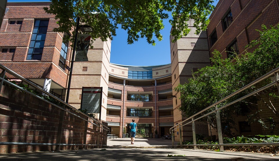 Khi được tư vấn du học trường Đại học Macquarie, sinh viên sẽ có cơ hội học tại ngôi trường thuộc top 1% thế giới Khi được tư vấn du học trường Đại học Macquarie, sinh viên sẽ có cơ hội học tại ngôi trường thuộc top 1% thế giới