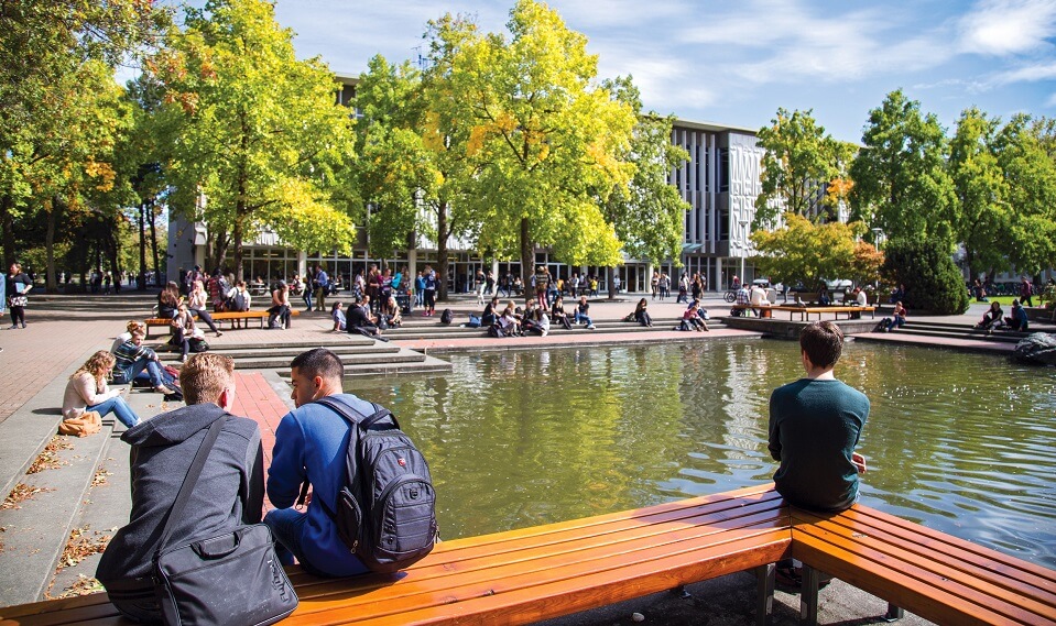 Đại học Victoria Canada sở hữu khuôn viên xanh mát Đại học Victoria Canada sở hữu khuôn viên xanh mát