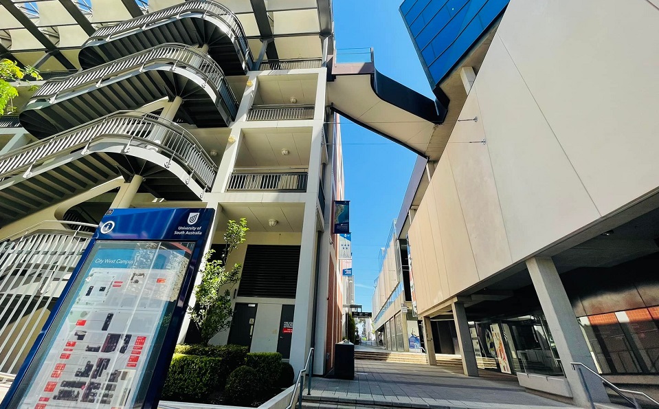 Đại học South Australia là Đại học lớn nhất bang Nam Úc Đại học South Australia là Đại học lớn nhất bang Nam Úc