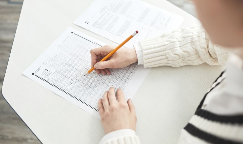 Tìm hiểu du học Úc cần IELTS Tìm hiểu du học Úc cần IELTS bao nhiêu sẽ giúp các bạn trẻ chuẩn bị tốt hơn khi đăng ký xét tuyển vào các đại học.