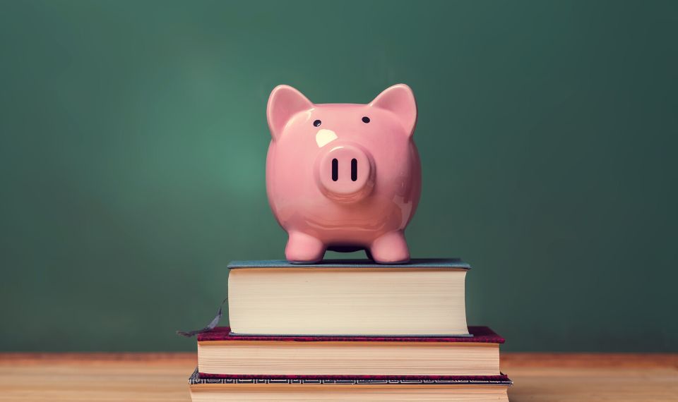 Du học sinh được yêu cầu phải chứng minh tài chính trong hồ sơ du học Canada. Du học sinh được yêu cầu phải chứng minh tài chính trong hồ sơ du học Canada.