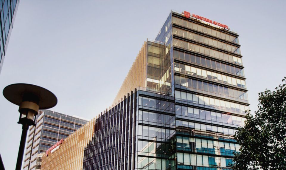 Học phí Đại học Western Sydney Học phí Đại học Western Sydney không quá đắt đỏ và phù hợp với du học sinh Việt.