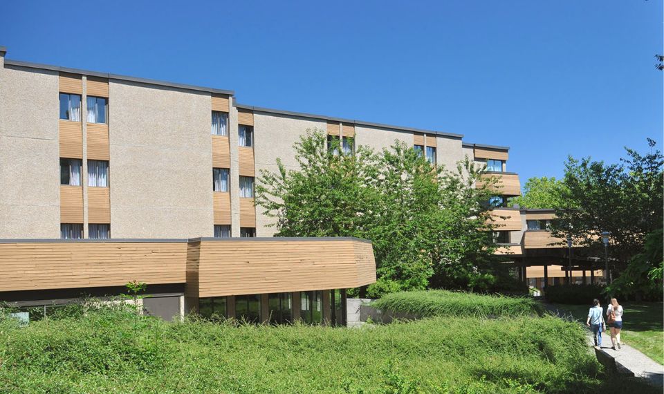 Khuôn viên ký túc xá ở Đại học Victoria. Khuôn viên ký túc xá ở Đại học Victoria.