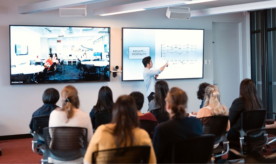 Kinh doanh là ngành học đạt được nhiều chứng nhận quốc tế và thu hút nhiều du học sinh.