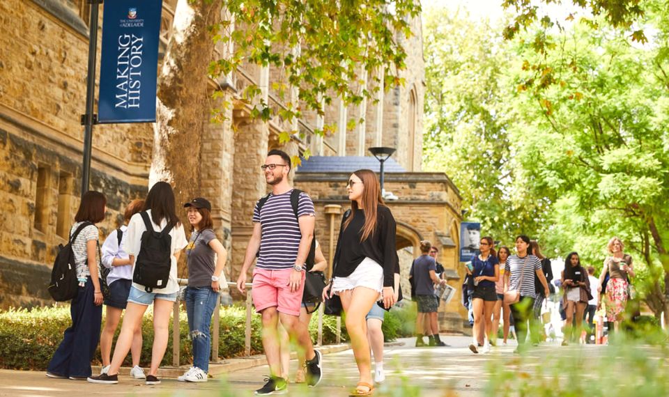 Tham khảo thông tin tuyển sinh Adelaide Global Pathways năm 2022 và 2023.