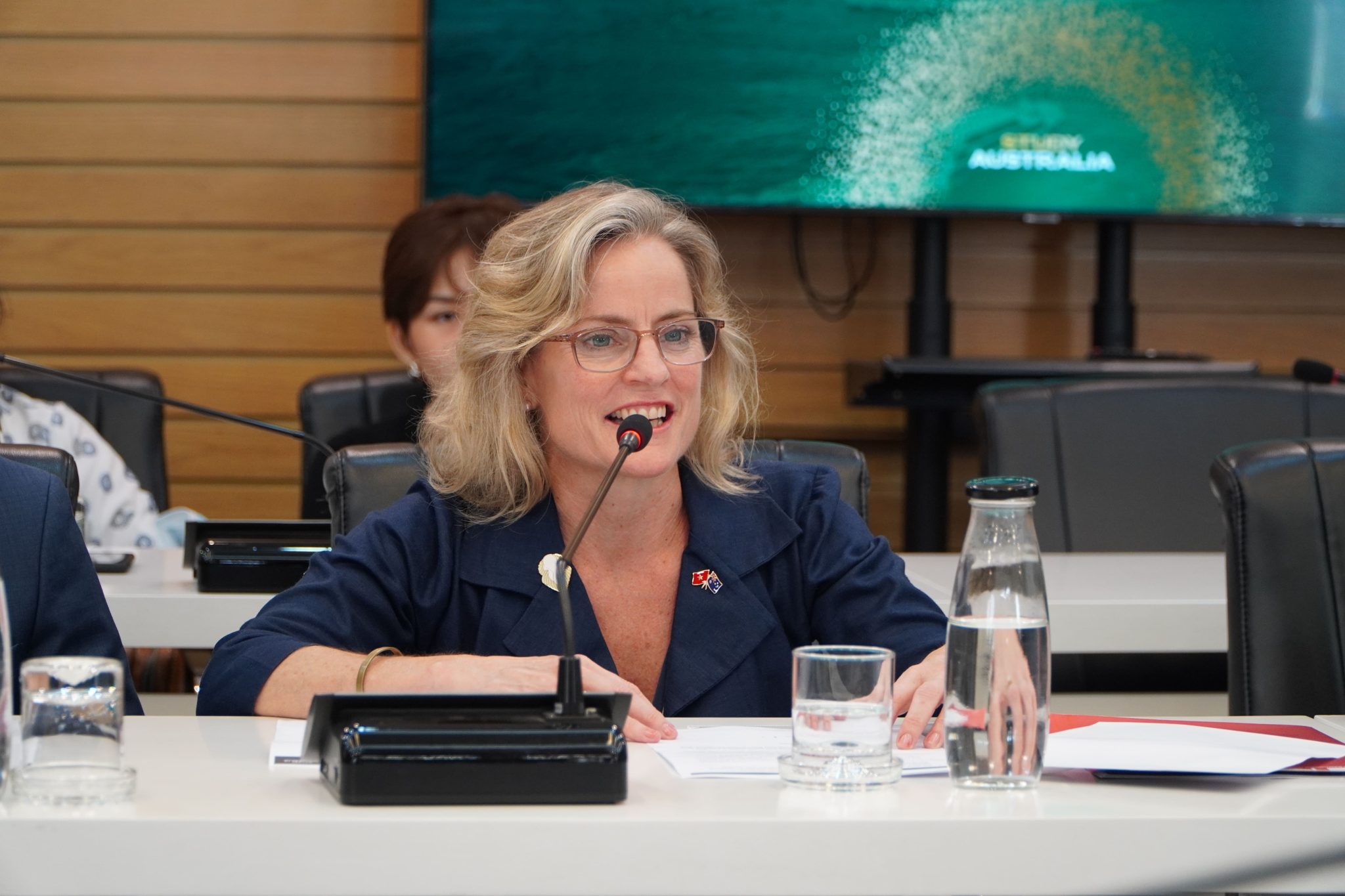 UEH, Austrade tổ chức họp báo Tháng Sự Kiện Shine With Australia