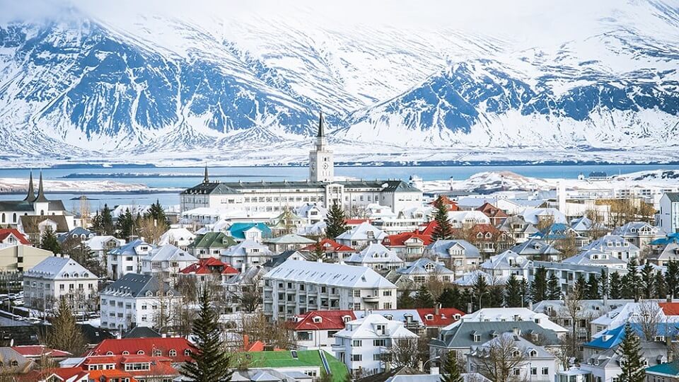 Sinh viên chỉ tốn phí nhập học khi du học Iceland Iceland là một trong các nước du học miễn phí