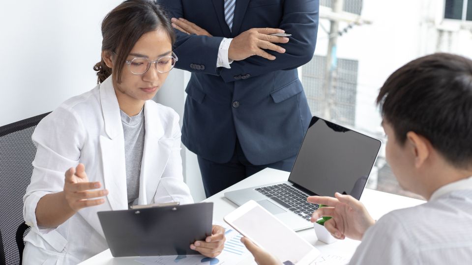 Chương trình thạc sĩ thường yêu cầu kinh nghiệm làm việc