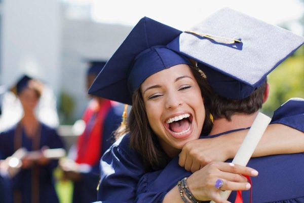 Học bổng toàn phần là gì? Cách xin học bổng toàn phần và lưu ý cần nắm