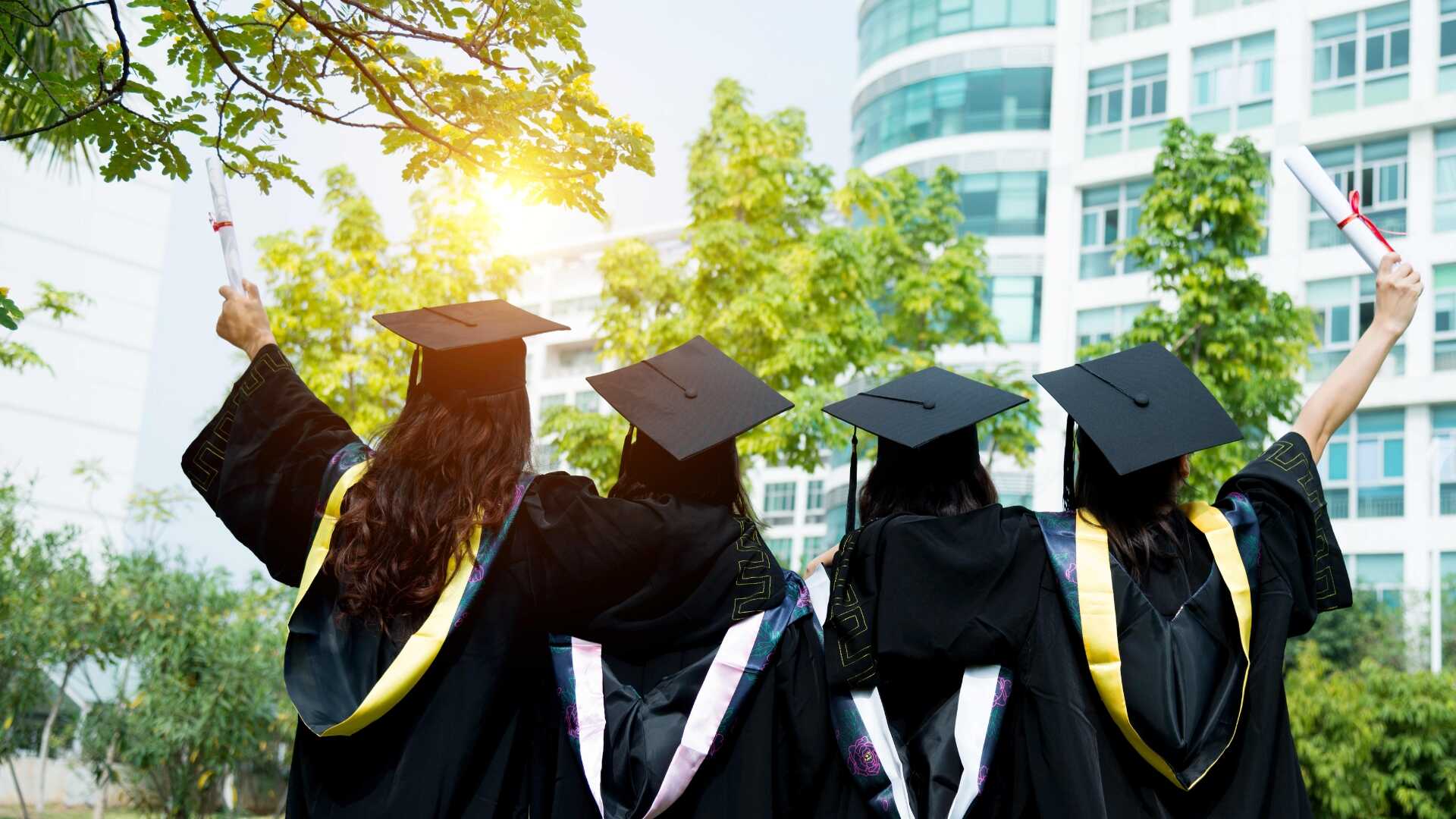 Sinh viên du học Canada