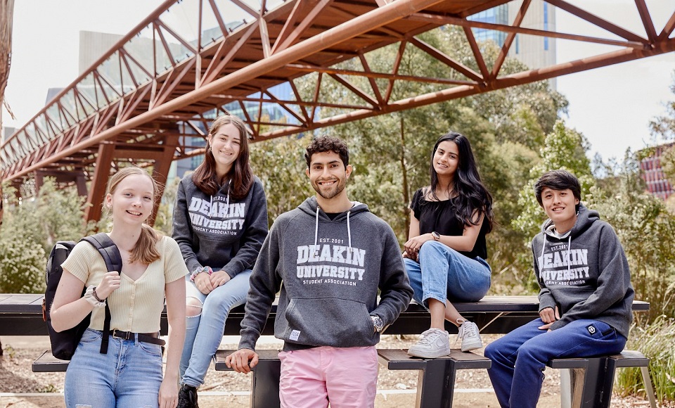 Sinh viên du học Đại học Deakin được tích hợp nhiều chương trình trong ngành học Sinh viên du học Đại học Deakin được tích hợp nhiều chương trình trong ngành học