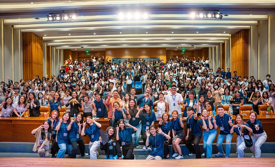 Global Pathways sở hữu cộng đồng sinh viên kết nối chặt chẽ Global Pathways sở hữu cộng đồng sinh viên kết nối chặt chẽ