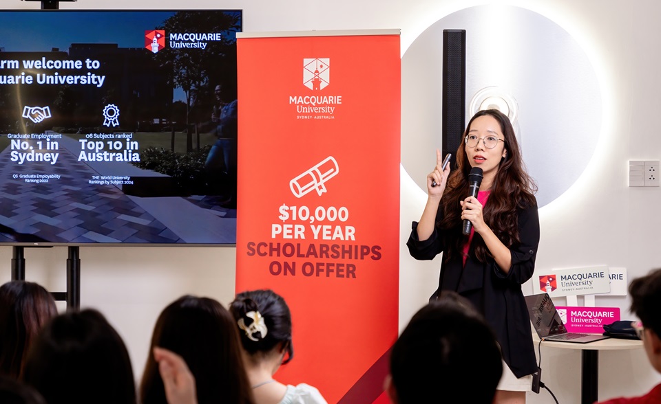 Chị Jessica Phạm - Đại diện tuyển sinh Đại học Macquarie tại Việt Nam