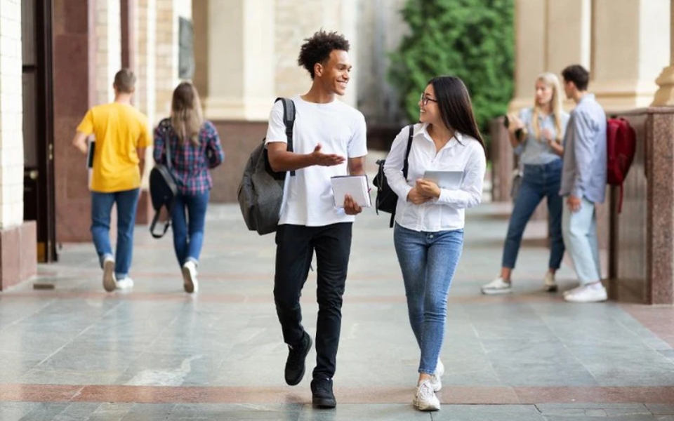 sinh viên du học nước ngoài