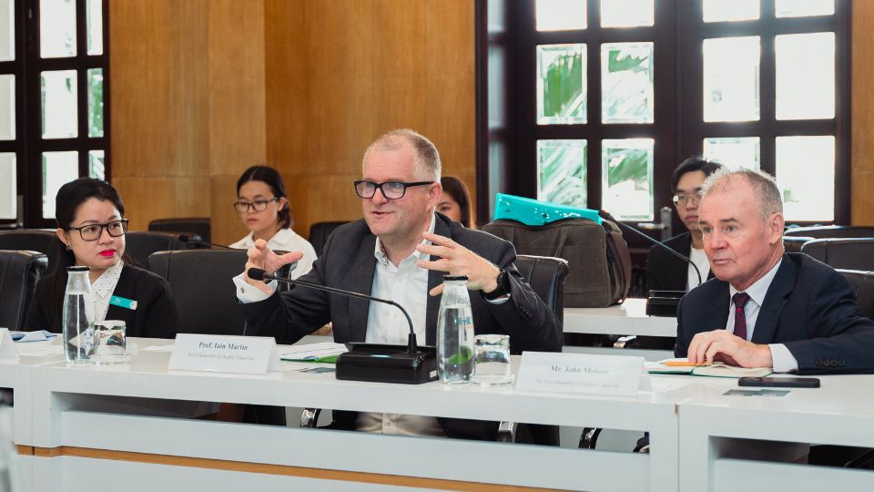 GS.TS. Iain Martin - Hiệu trưởng Đại học Deakin