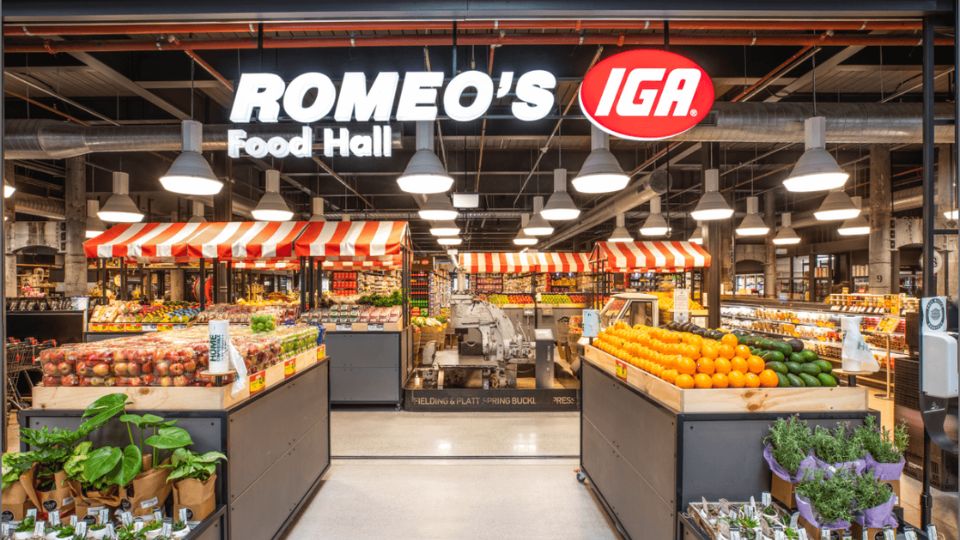 IGA thường ưu tiên bán mặt hàng địa phương IGA thường ưu tiên bán mặt hàng địa phương