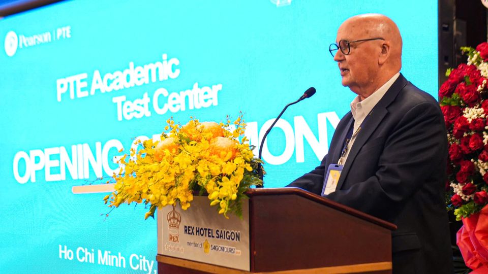 Tiến sĩ Christopher Poole-Johnson, Phó Hiệu trưởng trường Nam Úc Scotch AGS chia sẻ tại PTE Roadshow 2025 Tiến sĩ Christopher Poole-Johnson, Phó Hiệu trưởng trường Nam Úc Scotch AGS chia sẻ tại PTE Roadshow 2025