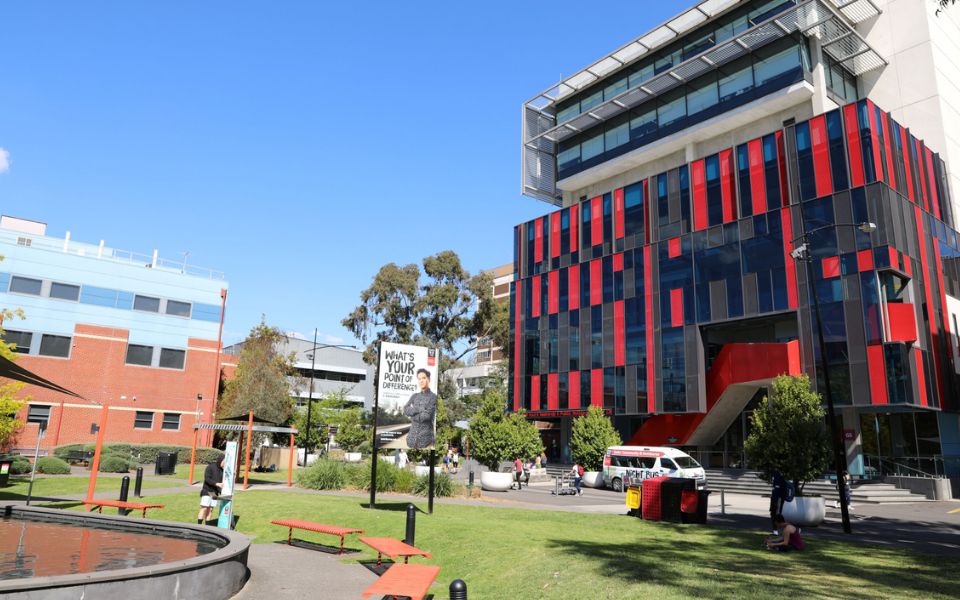 Đại học Swinburne có nhiều cơ sở lớn