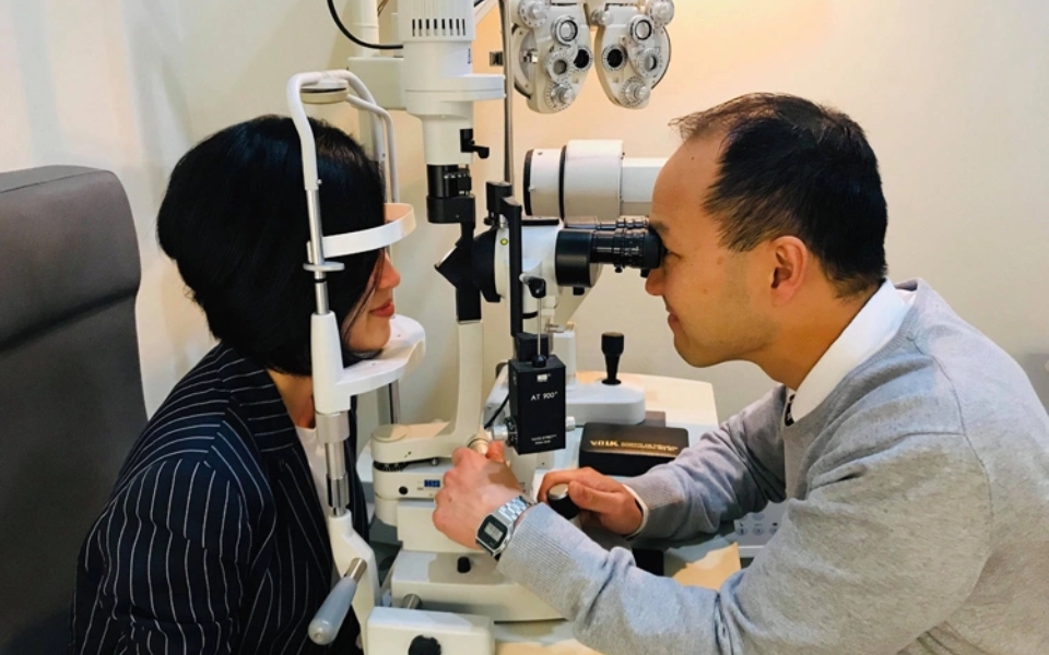 Khám mắt sẽ không được bảo hiểm OHSC chi trả