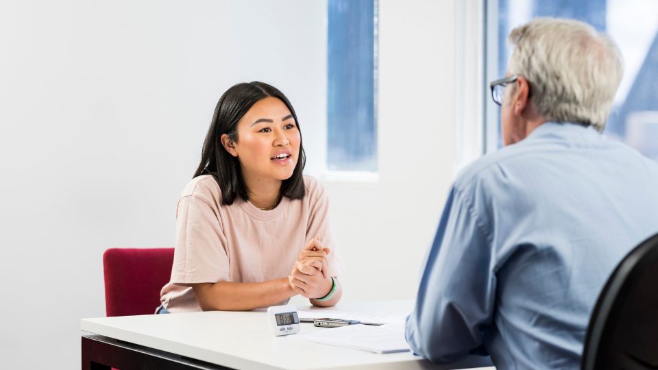 So sánh PTE Speaking với phần thi IELTS Speaking