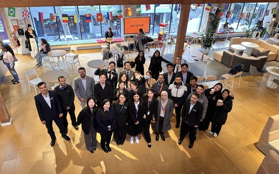 Trường Blue Mountains International Hotel Management