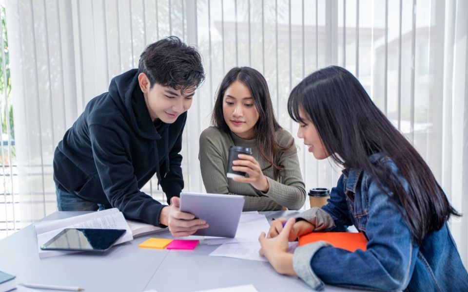 Sinh viên cần gia hạn visa du học Úc