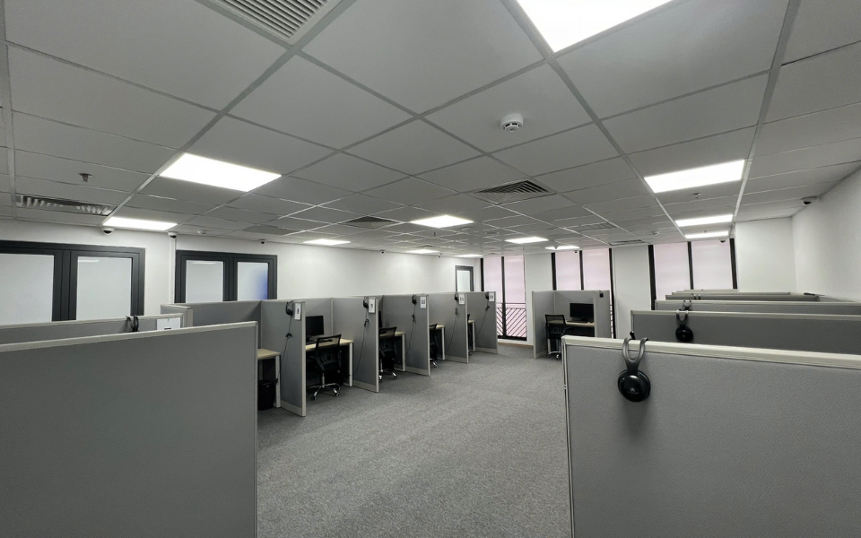 Cơ sở vật chất và trang thiết bị hiện đại tại 2 cơ sở thi PTE Scotch AGS tại TP.HCM.