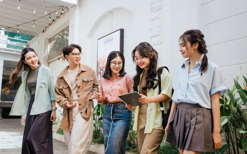 Học đại học 2 năm rồi đi du học