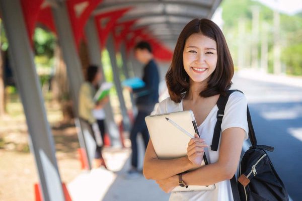 Học không giỏi có nên đi du học: Quyết định đúng hay “liều”?