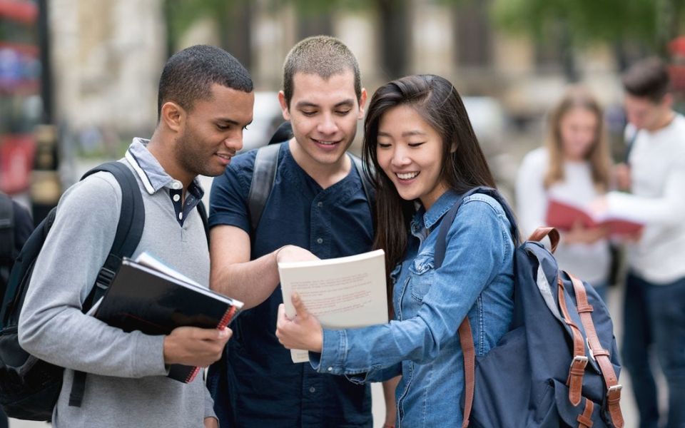 Học không giỏi có nên đi du học Học không giỏi có nên đi du học